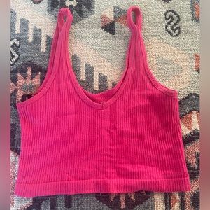 URBAN OUTFITTERS CROPPED TANK - SIZE M